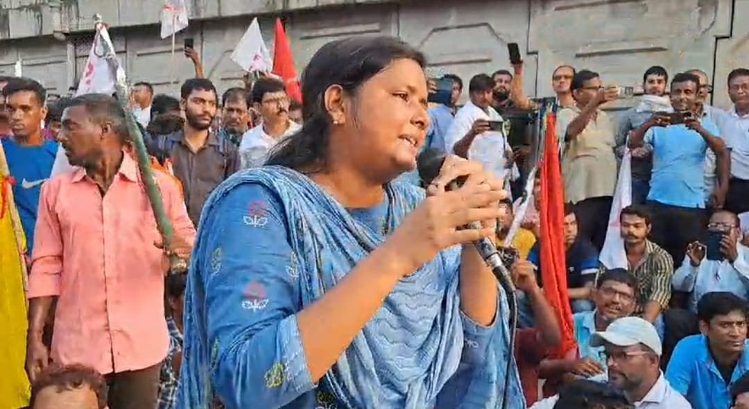 ডিওয়াইএফআইয়ের মিছিলে হামলা ও সিপিএমের কার্যালয়ে বোমাবাজির ঘটনা / দুর্গাপুরে রাস্তায় নেমে প্রতিবাদ মীনাক্ষী মুখোপাধ্যায়দের