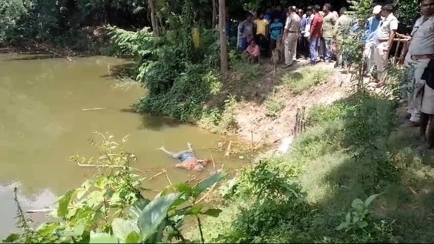 পুকুর থেকে অজ্ঞাত পরিচয়ের এক মহিলার মৃতদেহ উদ্ধার