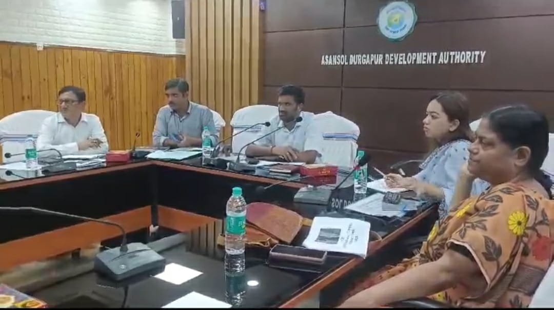 কুষ্ঠ ও টিবি রুগীদের চিহ্নিত করার শিবির নিয়ে আলোচনা জেলা শাসক দপ্তরে।