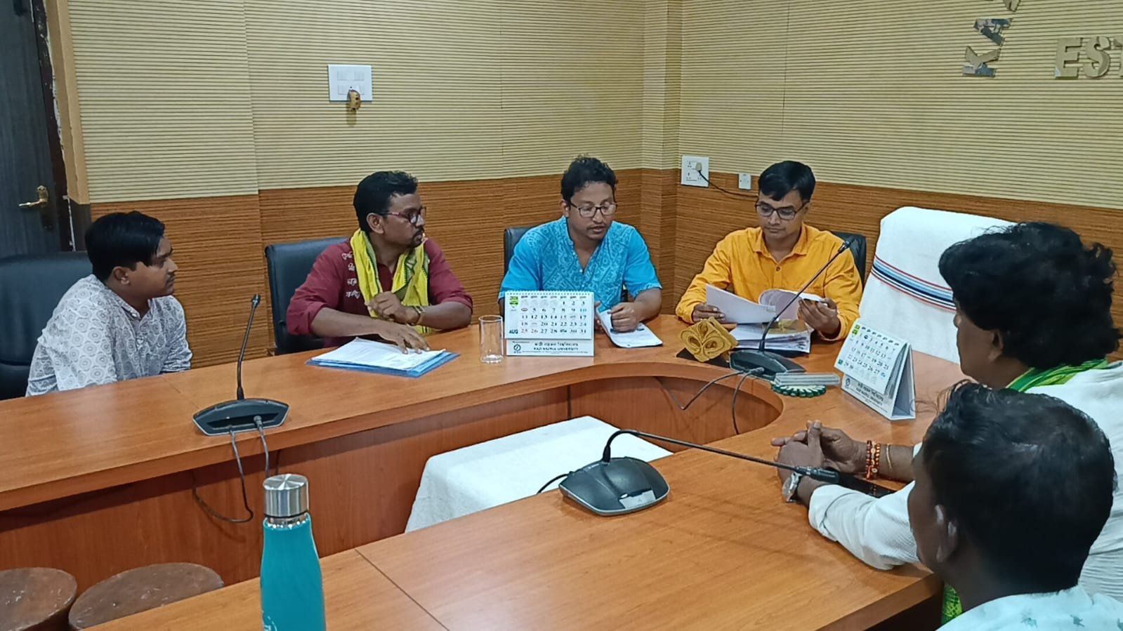 অসৎ উপায়ে তফসিল শংসাপত্র বার করা ব্যাক্তিদের চিহ্নিত করার দাবিতে কাজি নজরুল বিশ্ববিদ্যালয়ে বিক্ষোভ।
