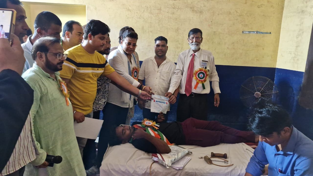 বিরিঞ্চি লাল ভবনে তৃণমূল কংগ্রেসের রক্তদান শিবির