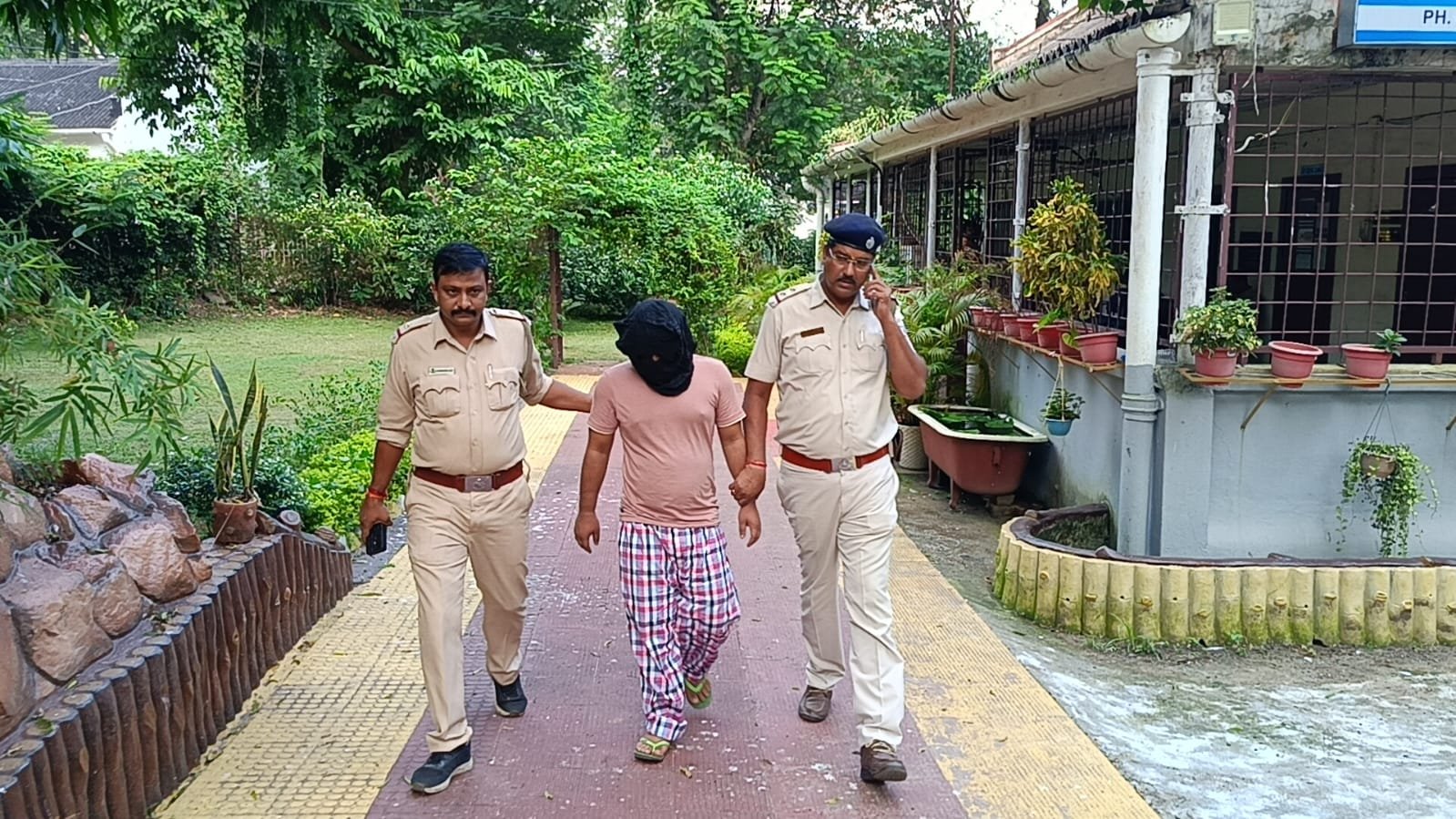 आसनसोल दुर्गापुर पुलिस आयुक्तालय के कार्यालय में आज डीसी सेंट्रल ध्रुव दास की तरफ से एक संवाददाता सम्मेलन का आयोजन किया गया।
