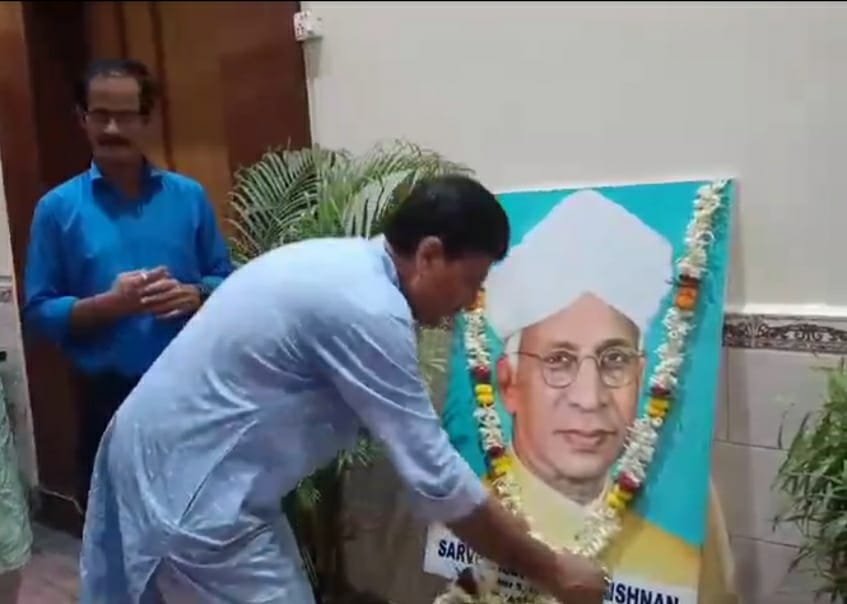 আসানসোল পুরনিগমের উদ্যোগে ডঃ সর্বপল্লী রাধাকৃষ্ণনের জন্মবার্ষিকী উদযাপন