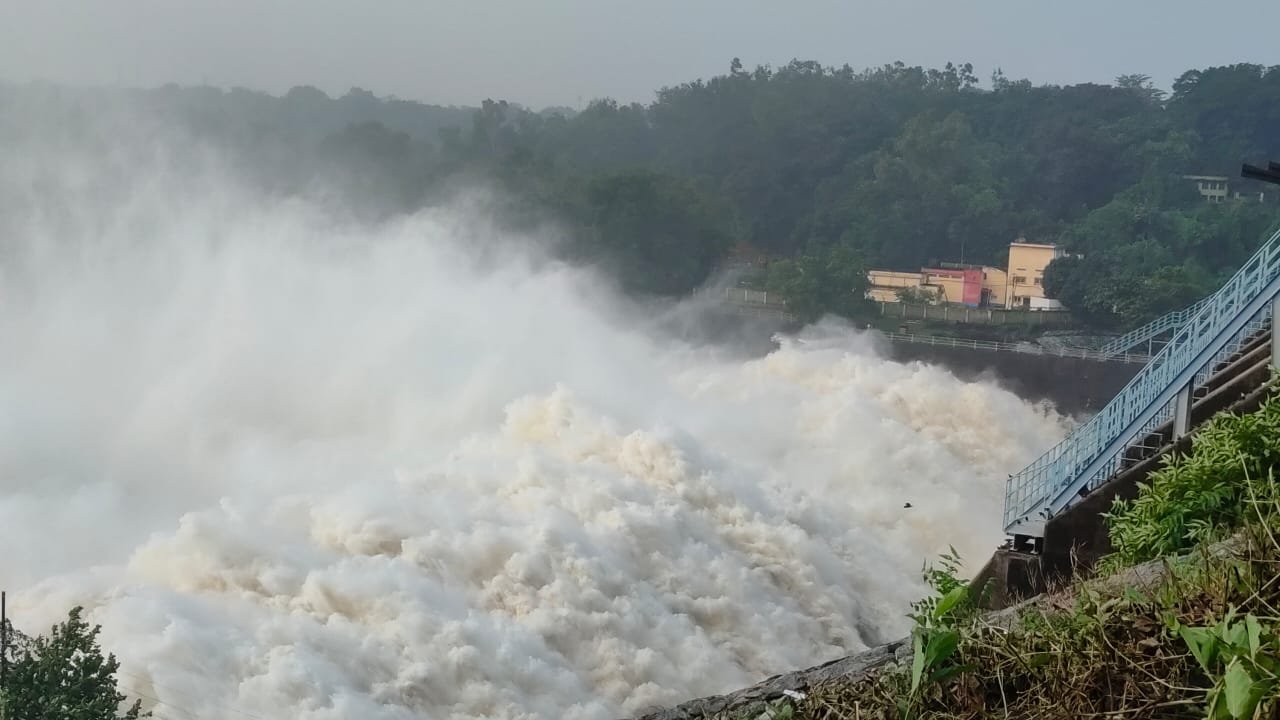 DVC ने छोड़ा 149,000 क्यूसेक   पानी