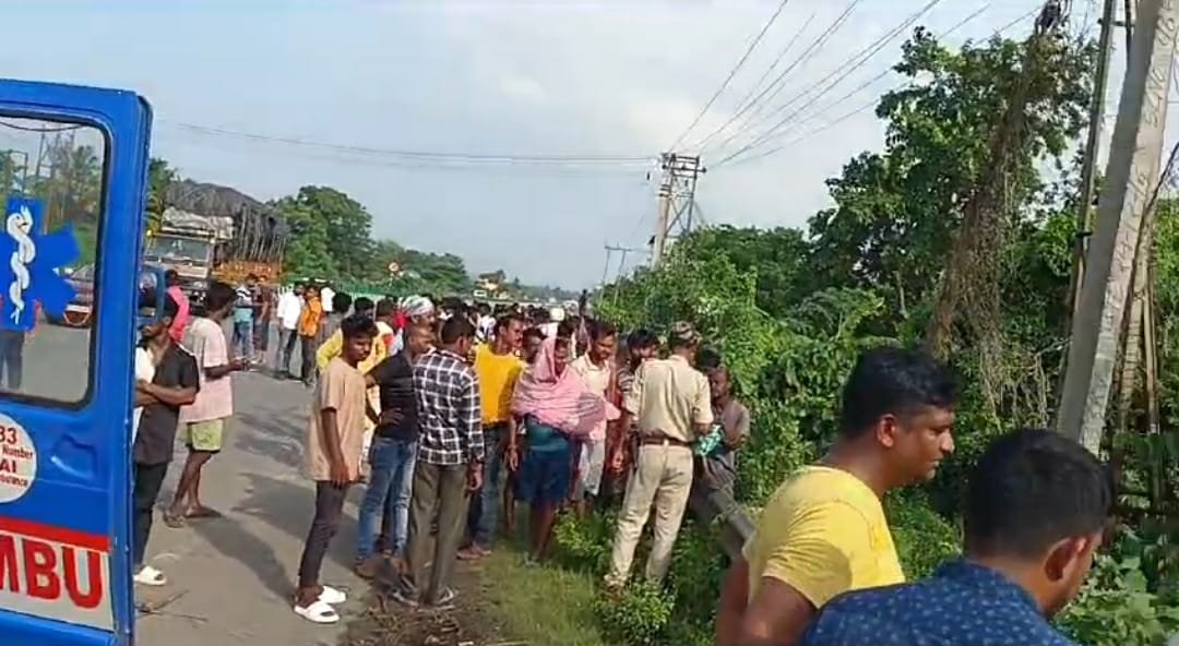 জামুড়িয়ায় চাঞ্চল্য / ১৯ নং জাতীয় সড়কের পাশ থেকে অজ্ঞাত পরিচয়ের দেহ উদ্ধার জামুড়িয়া