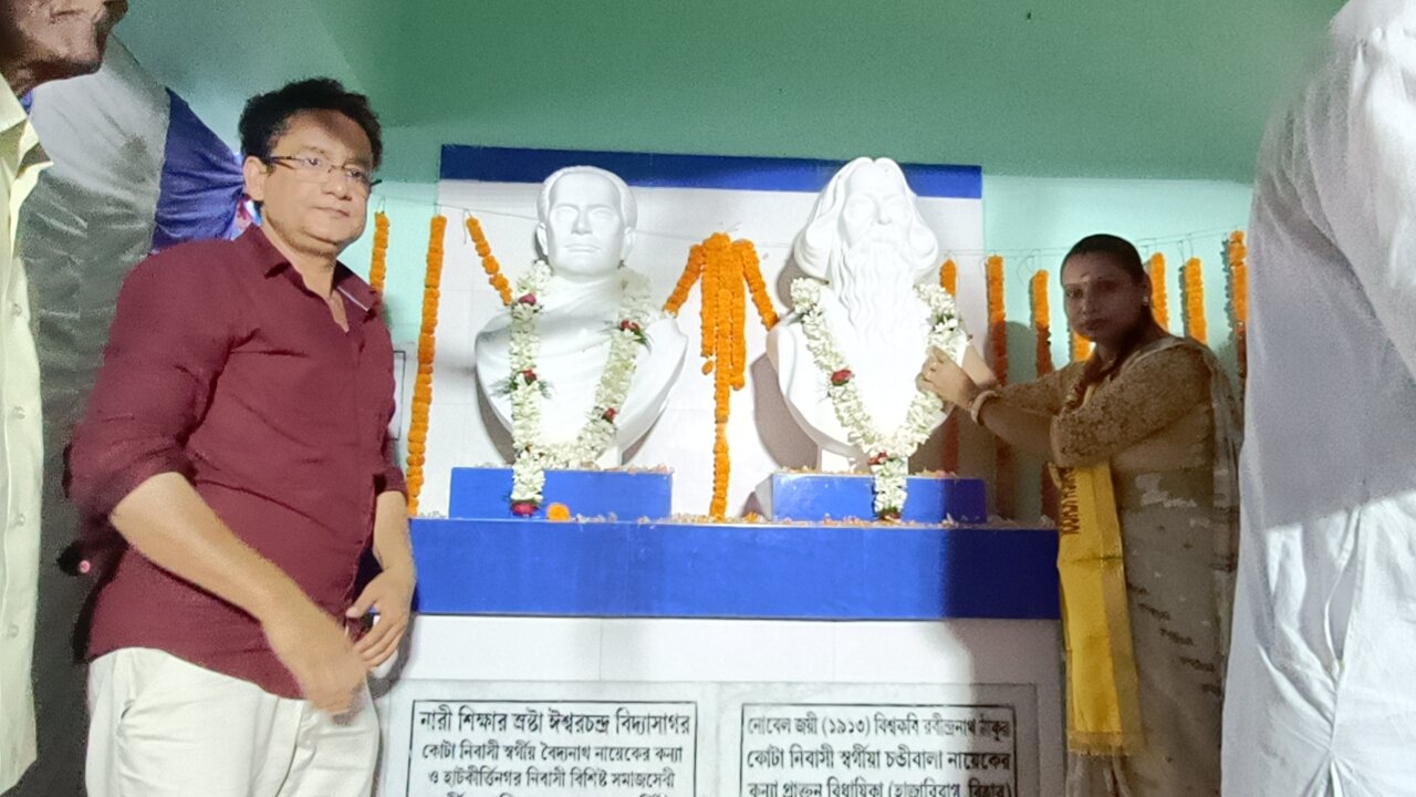 ২৬ শে সেপ্টেম্বর ঈশ্বরচন্দ্র বিদ্যাসাগরের জন্ম দিবস। ঈশ্বরচন্দ্র বিদ্যাসাগরের জন্ম দিবস উপলক্ষে বৃহস্পতিবার বুদবুদের কোটা গ্রামে ঈশ্বরচন্দ্র বিদ্যাসাগর ও বিশ্বকবি রবীন্দ্রনাথ ঠাকুরের আবক্ষ মূর্তি উন্মোচন করা হয়।