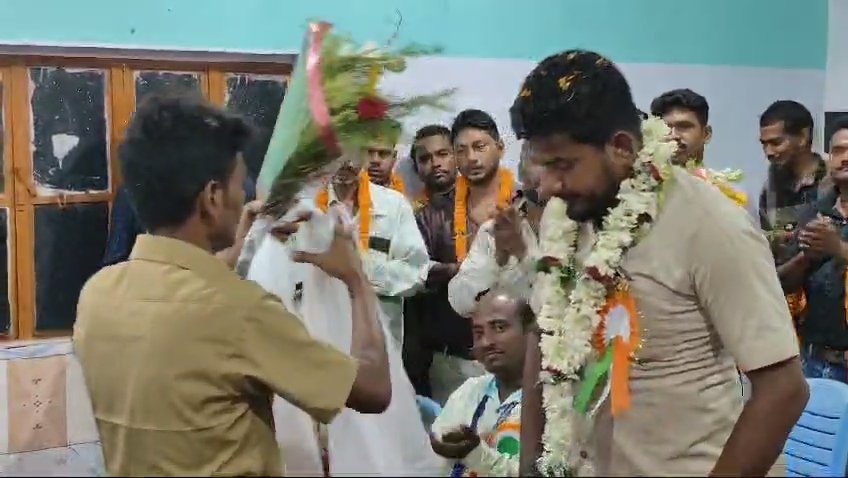 রাস্তায় চলতে গেলে নানান সমস্যার সম্মুখীন হতে হয়ে গাড়ির চালকদের।নেই কোনো রকম জীবনের নিরাপত্তা, নেই কোনো সুযোগ সুবিধা।