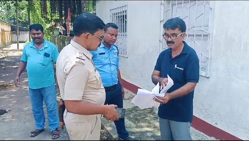 अमृतनगर कोलियरी में 9 कोयला खदान श्रमिक और सुरक्षा गार्डों की पिटाई के आरोप में तृणमूल श्रमिक संगठन के नेता के खिलाफ शिकायत दर्ज की गई है।