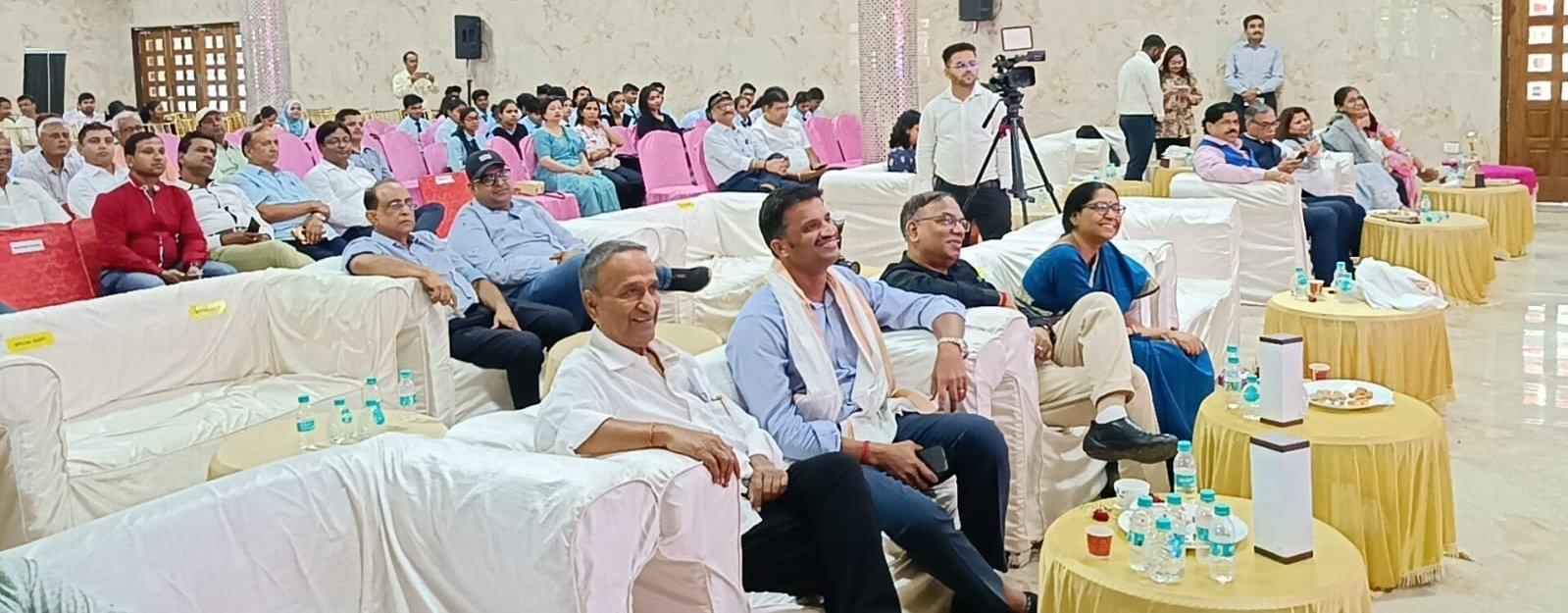 দক্ষিণবঙ্গের বনিকসভা ” ফসবেকি ” র উদ্যোগে শিল্প ভিত্তিক সেমিনারের আয়োজন/ দেওয়া হলো ” বঙ্গ রত্ন ও দক্ষিণবঙ্গ রত্ন ” পুরষ্কার