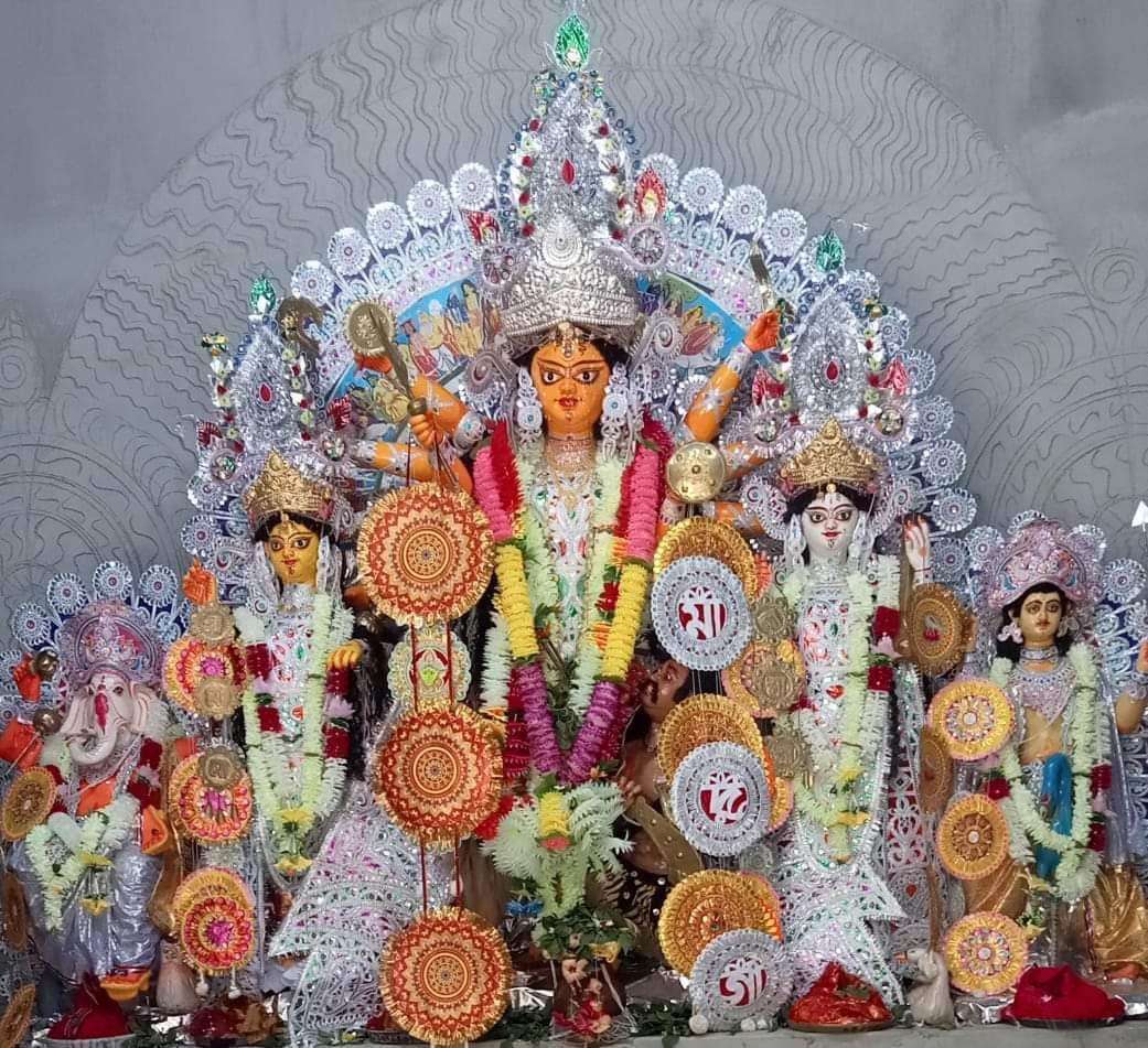 ৩৩১ বছরে পদার্পন করলো বুদবুদের সোঁয়াই গ্রামের মুখার্জি বাড়ির দুর্গাপুজো,প্রথা মেনে আজও হয় মোষ বলি