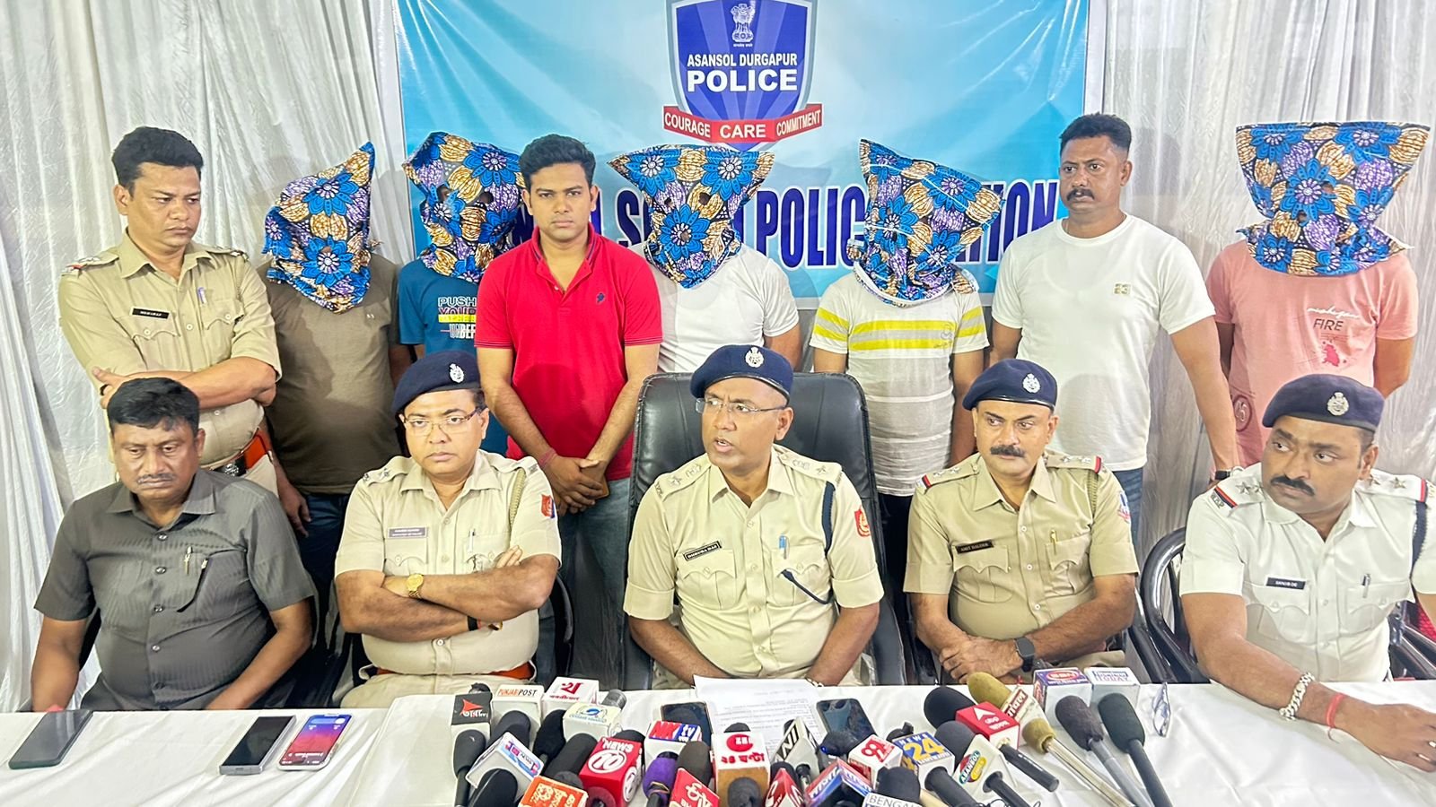 আসানসোলে সিপি অফিসের অদূরে ঝাড়খণ্ডের ব্যবসায়ীকে অপহরণের অভিযোগ / আন্তঃরাজ্য গ্যাংয়ের ৫ জনকে গ্রেফতার