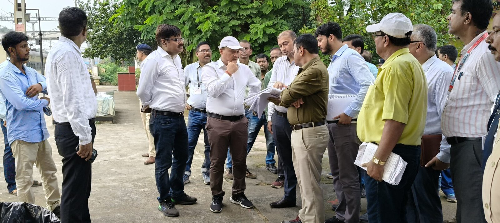 मंडल रेल प्रबंधक आसनसोल ने सीतारामपुर स्टेशन पर स्वीकृत बाईपास लाइन परियोजना की प्रगति का निरीक्षण किया
