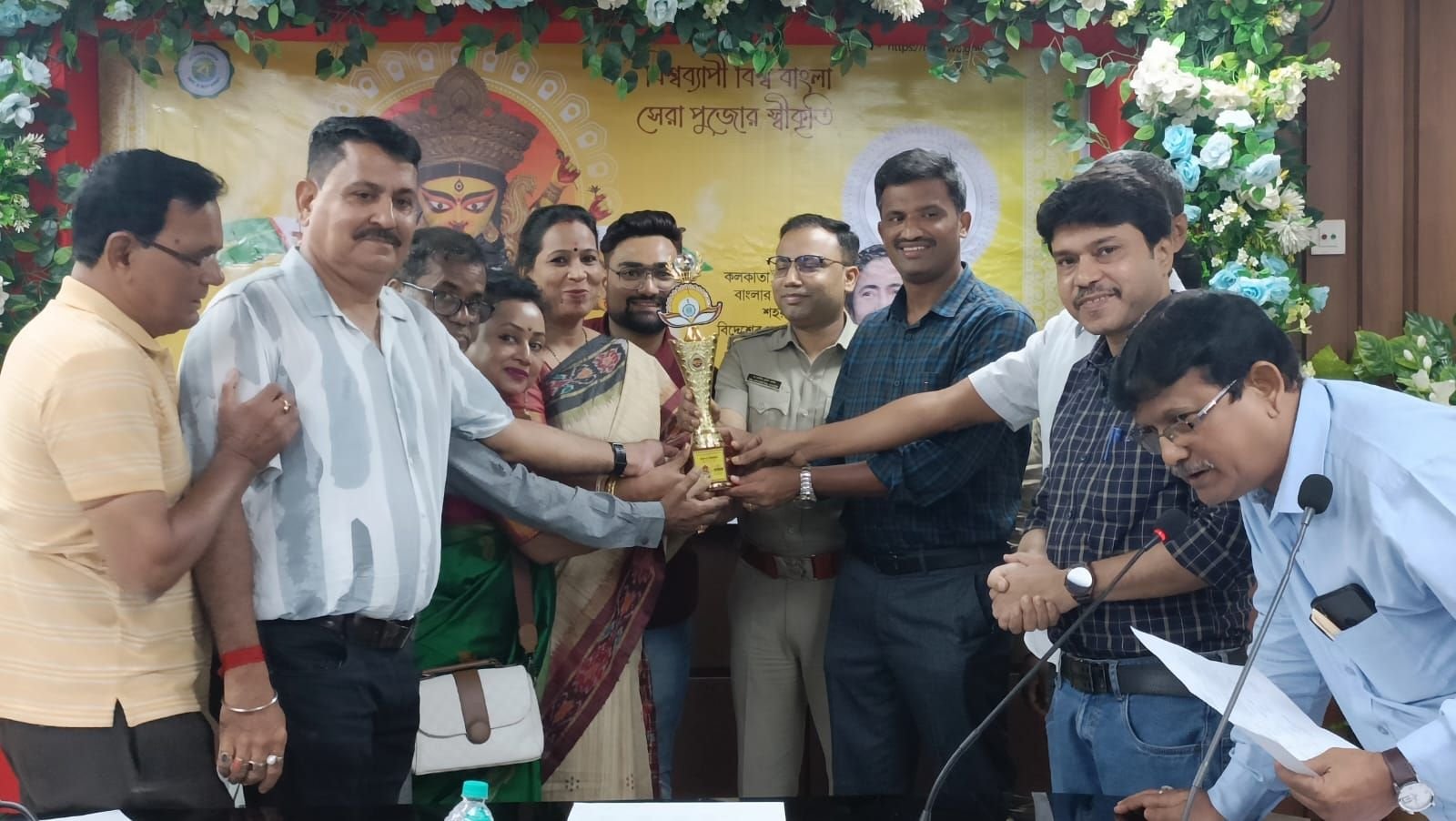 विश्व बांग्ला शरद सम्मान 2024 पश्चिम वर्धमान जिले के 12 कमेटियों को मिला पुरस्कार