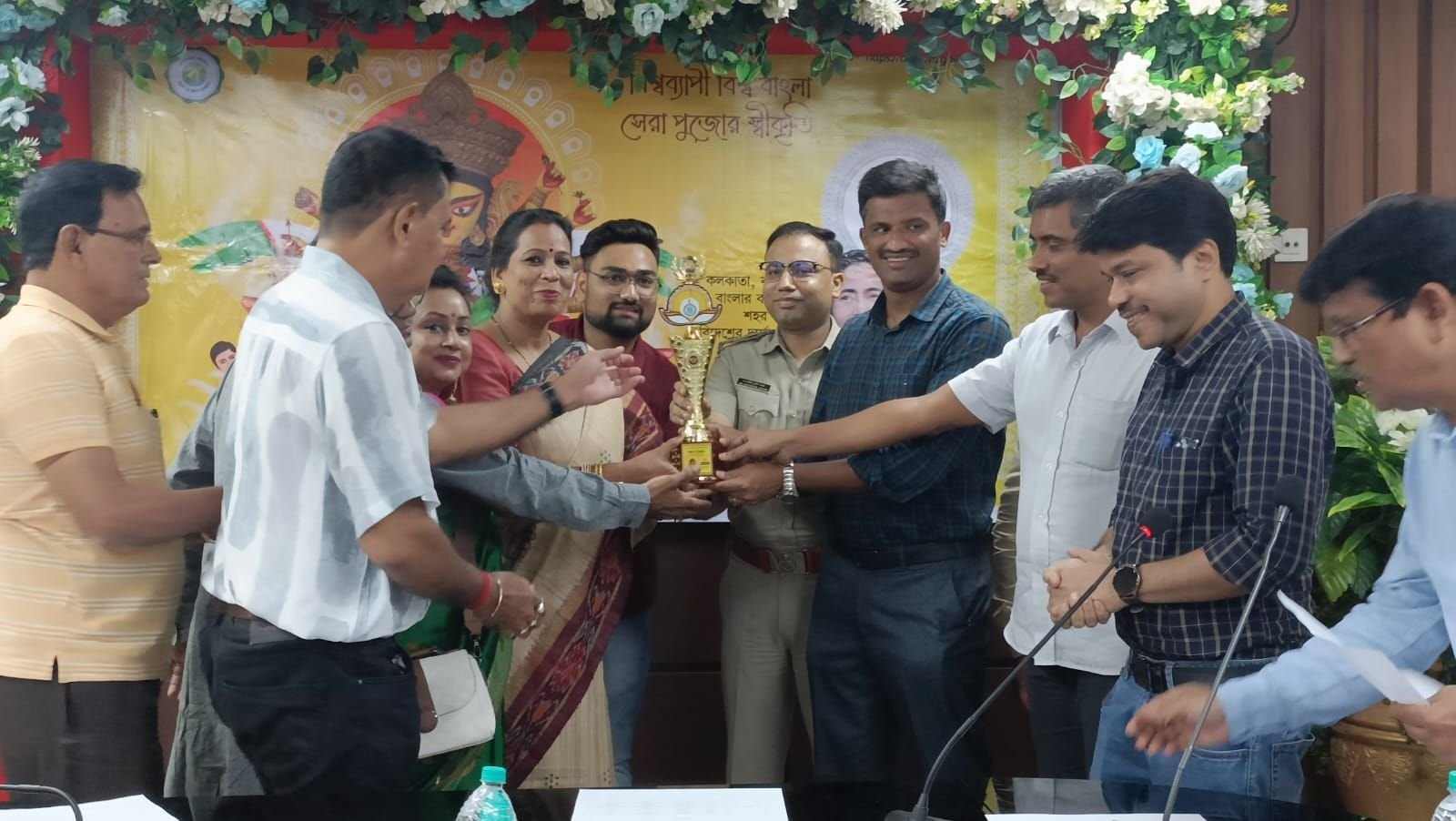 বিশ্ব বাংলা শারদ সম্মান ২০২৪” এ পশ্চিম বর্ধমান  জেলার ১২ টি কমিটিকে পুরষ্কৃত করা হলে।