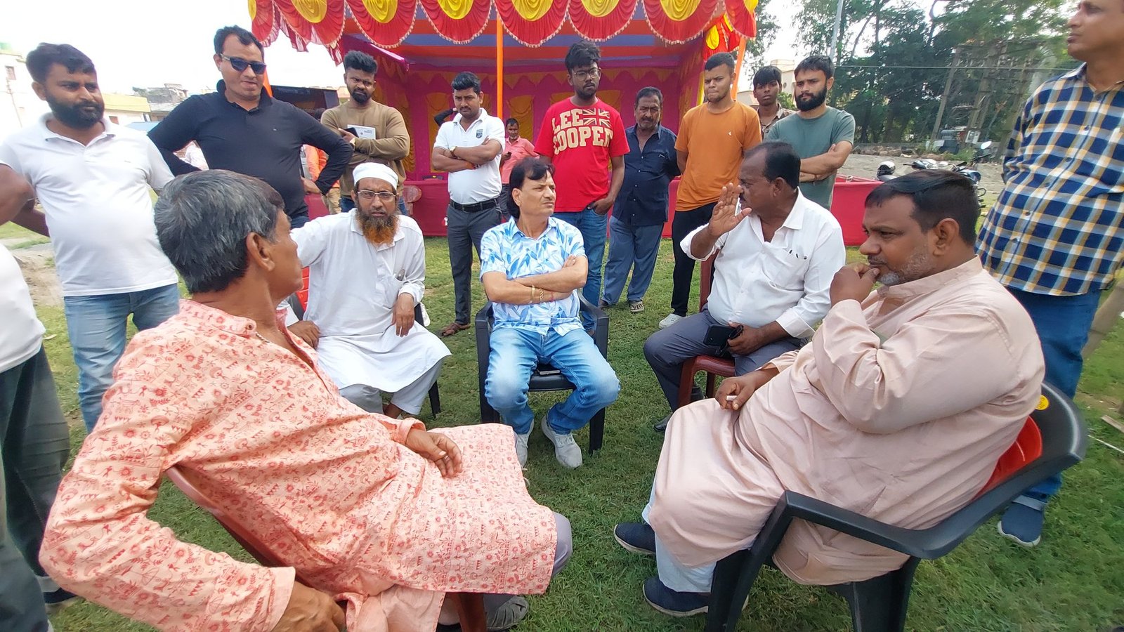 आसनसोल नगर निगम के मेयर विधान उपाध्याय आज मुर्गा सोल में रामगुलाम सिंह तालाब का निरीक्षण करने पहुंचे इस मौके पर उनके साथ आसनसोल नगर निगम के डिप्टी मेयर