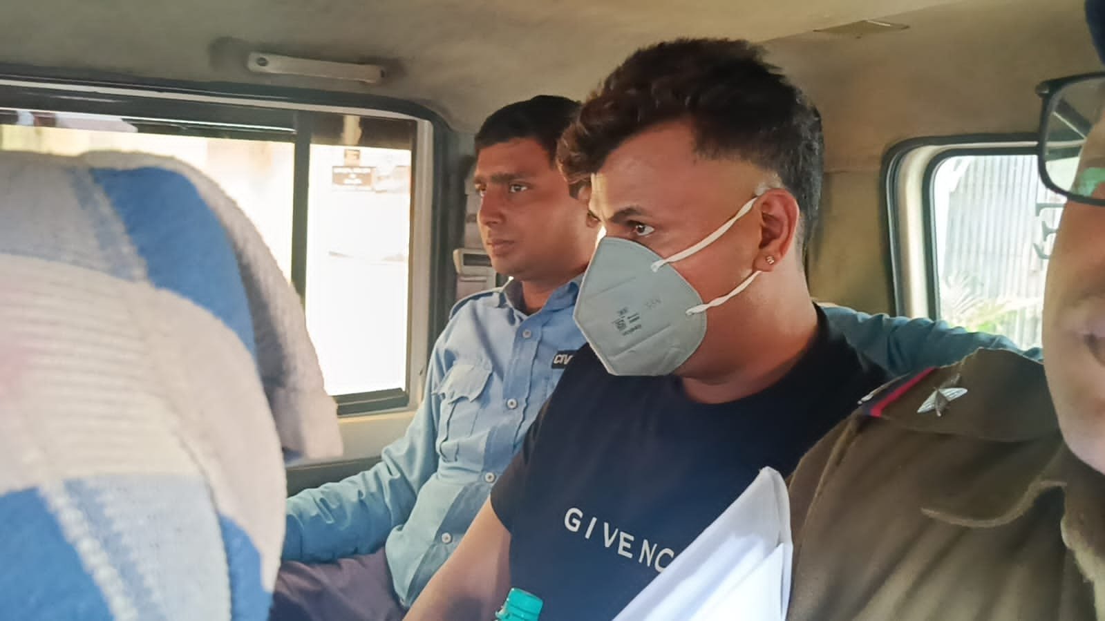 মুখ্যমন্ত্রীর হুঁশিয়ারীর পরে আসানসোলে পুরনিগমের পুকুর ভরাটের অভিযোগে গ্রেফতার জমি মাফিয়া ৭ দিনের রিমান্ড