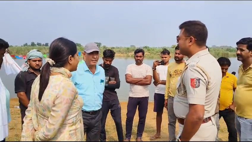 पांडवेश्श्वर थाना प्रभारी और बिडिओ का छठ घाटों का निरीक्षण