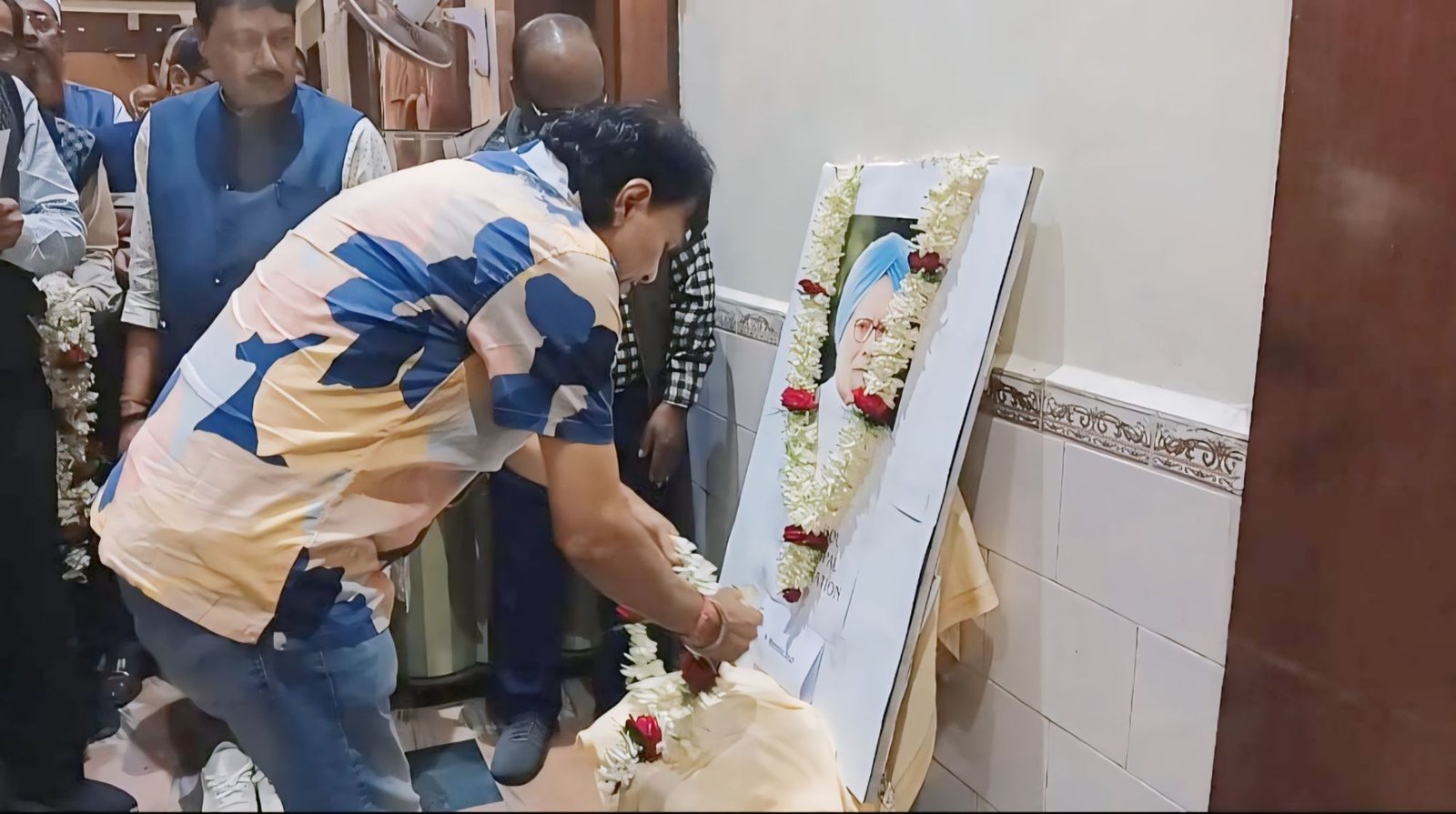 আসানসোল পুরনিগমের দেশের প্রাক্তন প্রধানমন্ত্রী প্রয়াত ডঃ মনমোহন সিংকে