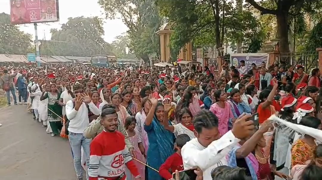 हर वर्ष की तरह इस वर्ष भी आसनसोल मे मनाया गया कृषमस का त्योहार निकली विशाल शोभायात्रा