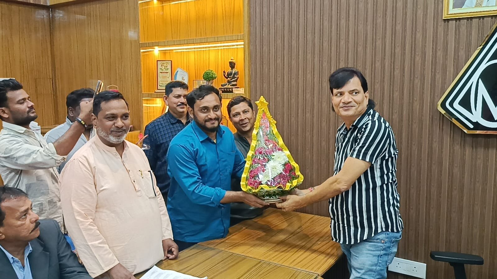 आसनसोल नगर निगम के मेयर और बाराबनी के विधायक विधान उपाध्याय को रेलवे मंत्रालय के डीआरयुसीसी में सदस्य बनाया गया है