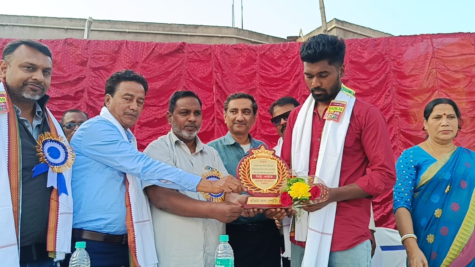 आसनसोल नगर निगम के 84 नंबर वार्ड इलाके में आज एक क्रिकेट प्रतियोगिता की शुरुआत हुई इस प्रतियोगिता का उद्घाटन आसनसोल नगर निगम के डिप्टी मेयर वसीम उल हक ने किया