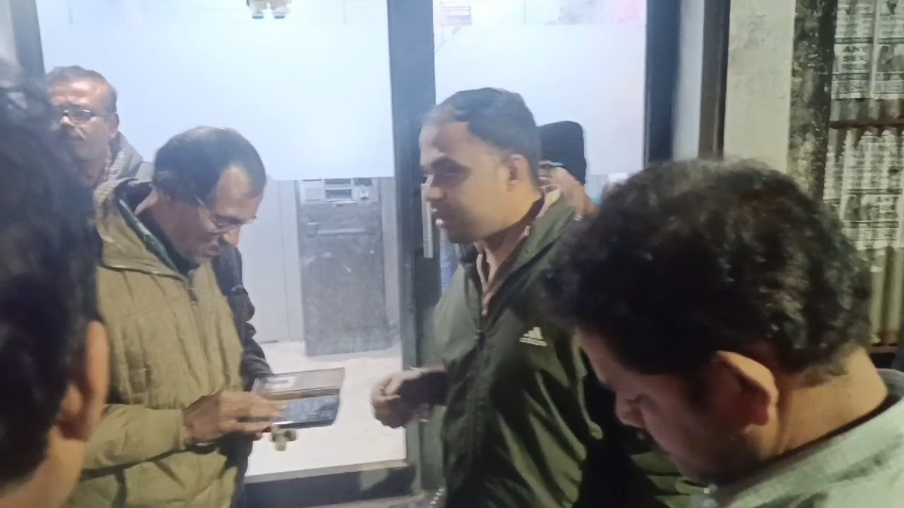 आसनसोल नार्थ थाना इलाके के डिपोपाड़ा में एसबीआई एटीएम में छेड़छाड़ फिर पकड़ी गई।