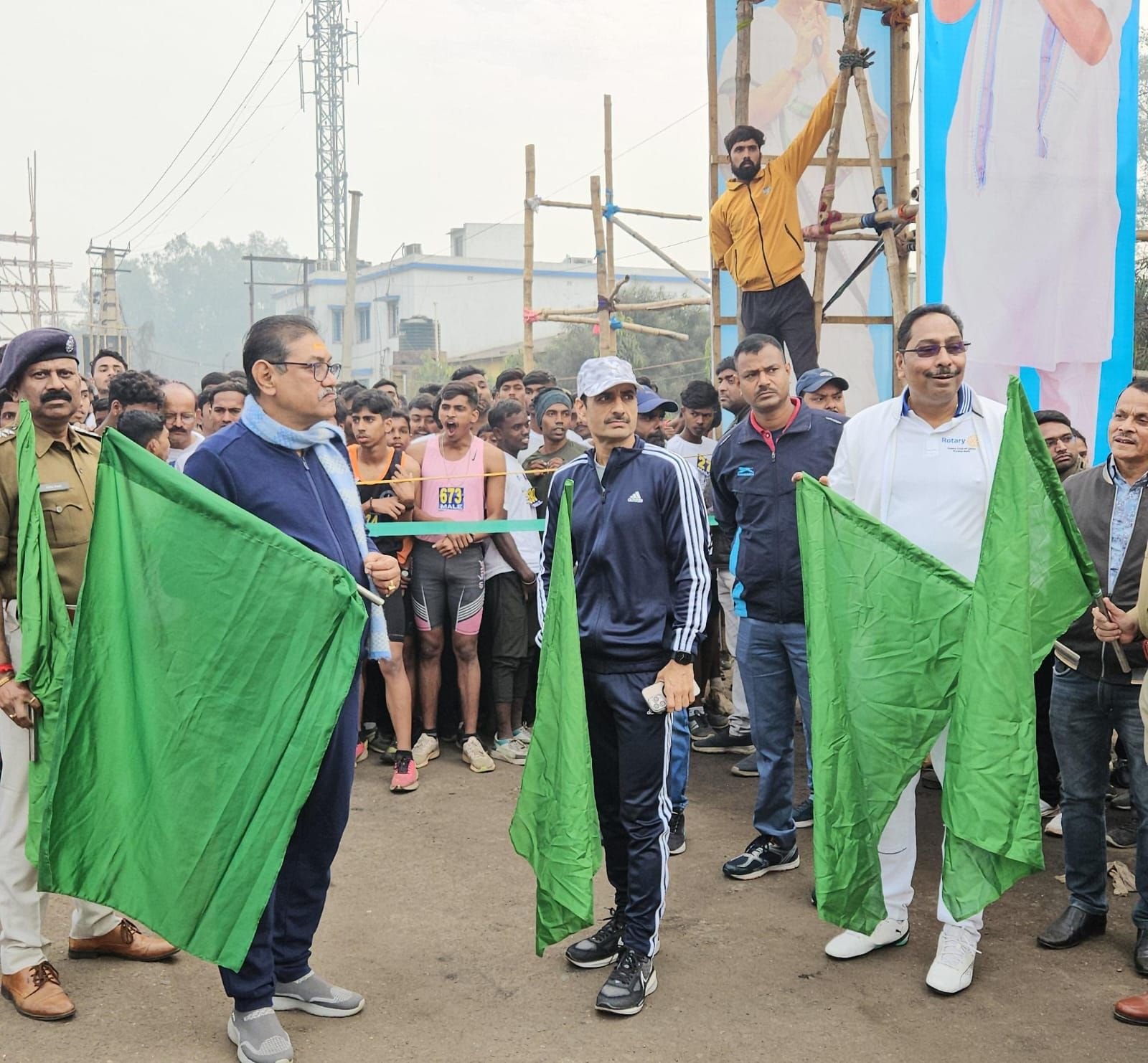 পাণ্ডবেশ্বর/ বড়দিনের সকালে উখড়া ম্যারাথনের আয়োজন / সূচনায় পুলিশ কমিশনার সুনীল কুমার চৌধুরী ও বিধায়ক
