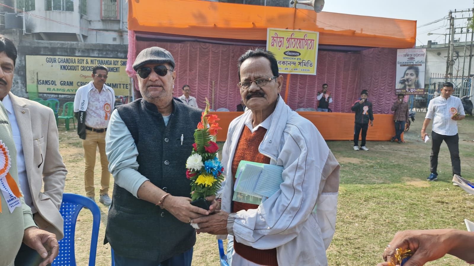 स्वामी विवेकानन्द की 162वीं जयंती के अवसर पर आसनसोल के रामसे मैदान में आयोजित खेल प्रतियोगिता में सैकड़ों बच्चों ने उत्साहपूर्वक भाग लिया।