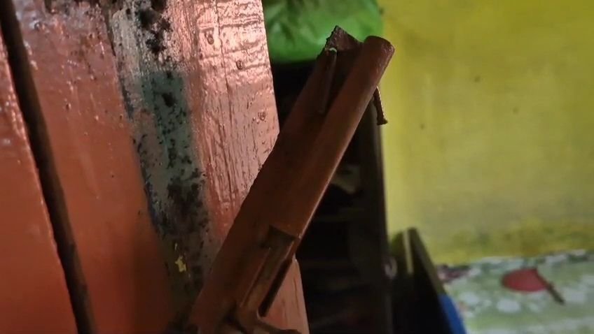 कुमारडीही स्टाफ आवासीय क्षेत्र मे गुरुवार की रात सात श्रमिक आवास में चोरी से हड़कंप मच गई।