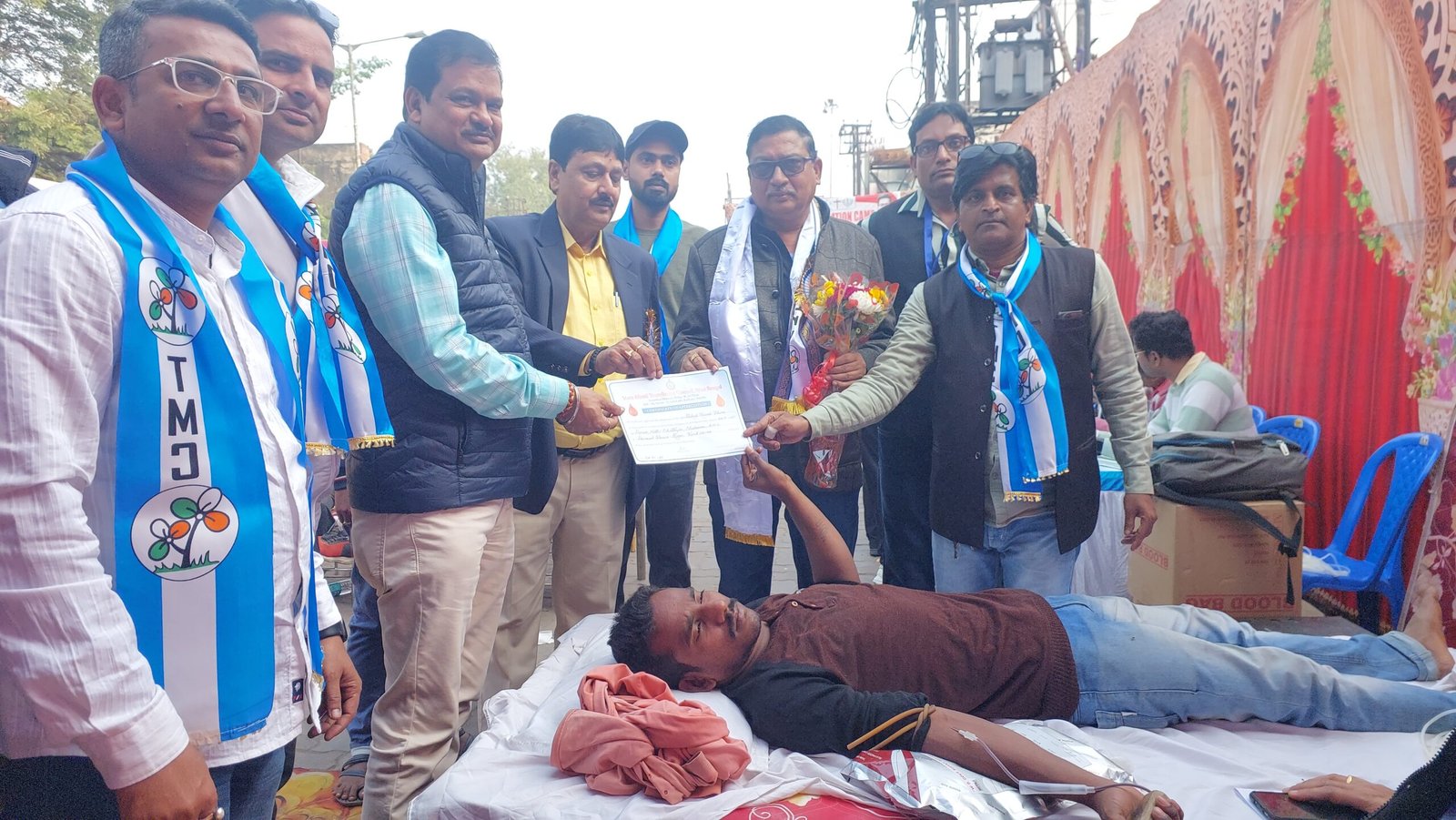 আসানসোল পুরনিগমের ৪৪ নং ওয়ার্ডে কাউন্সিলারের উদ্যোগে রক্তদান শিবির