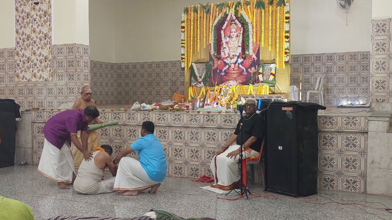 दक्षिण भारतीय लोगों ने अपने प्रसिद्ध भगवान अयप्पन की पूजा अर्चना