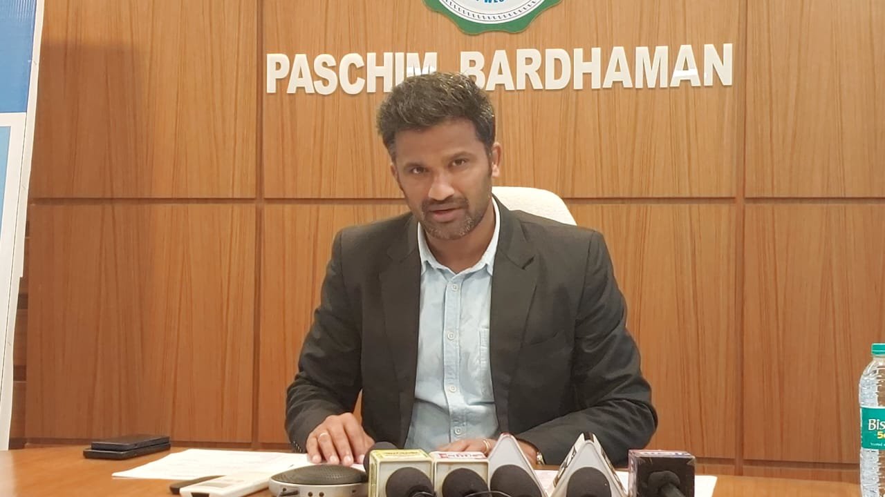 পশ্চিম বর্ধমান জেলায় দূয়ারে সরকারের ২৭৪৪ টা শিবির করা হয়েছে।