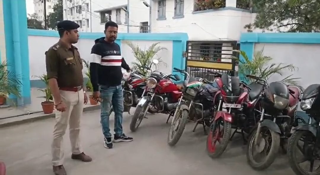 ব্যবসায়ীর বাড়িতে ডাকাতির চেষ্টার ঘটনার তদন্তে মিললো সূত্র / আসানসোলে উদ্ধার পাঁচটি চোরাই মোটরবাইক, ধৃত ১