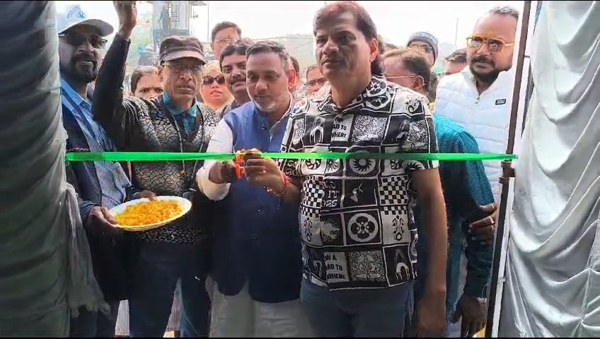 গঙ্গা সাগর মেলায় যাওয়া পূণার্থীদের জন্য ডুবুরডিহি চেক পোষ্টের কাছে সরকারের পক্ষ থেকে শিবির।