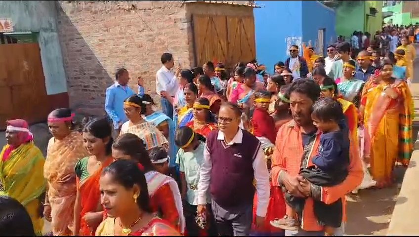 चैतन्य महाप्रभु का चरण पादुका के आगमन के शुभ अवसर पर शोभा यात्रा निकाली गई।