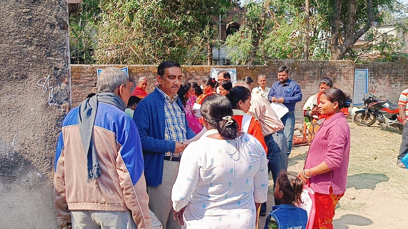 राज्य सरकार की तरफ से एक बार फिर से दुआरा सरकार के शिविर लगाए जा रहे हैं। यह सारे शिविर पूरे प्रदेश में 1 फरवरी तक चलेंगे आज 84 नंबर वार्ड में भी यह शिविर लगाया गया