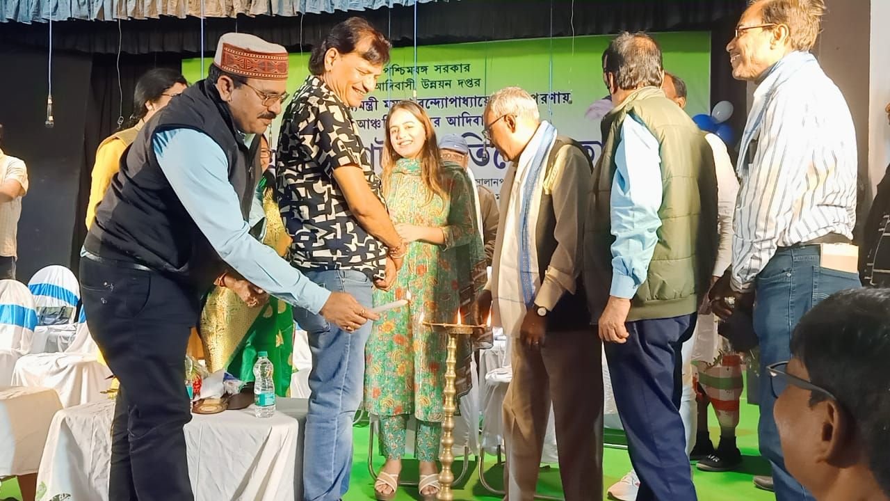 সালানপুরে ৩০ তম আঞ্চলিক স্তরের আদিবাসী ভাষায় একাঙ্ক নাটক প্রতিযোগিতা