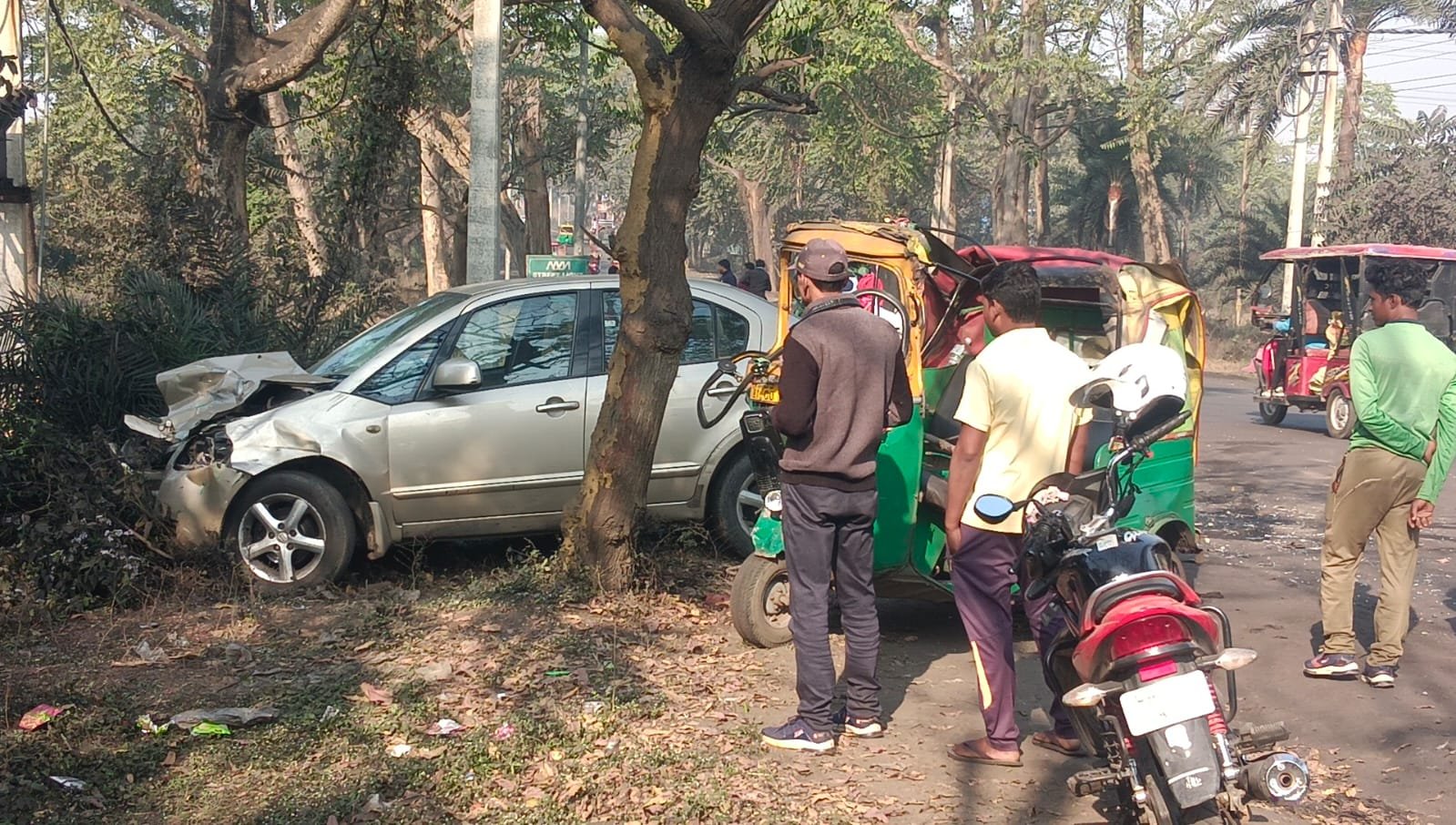 आसनसोल के सतईसा इलाके मे ऑटो और कार की हुई जोरदार टक्कर 6 घायल…