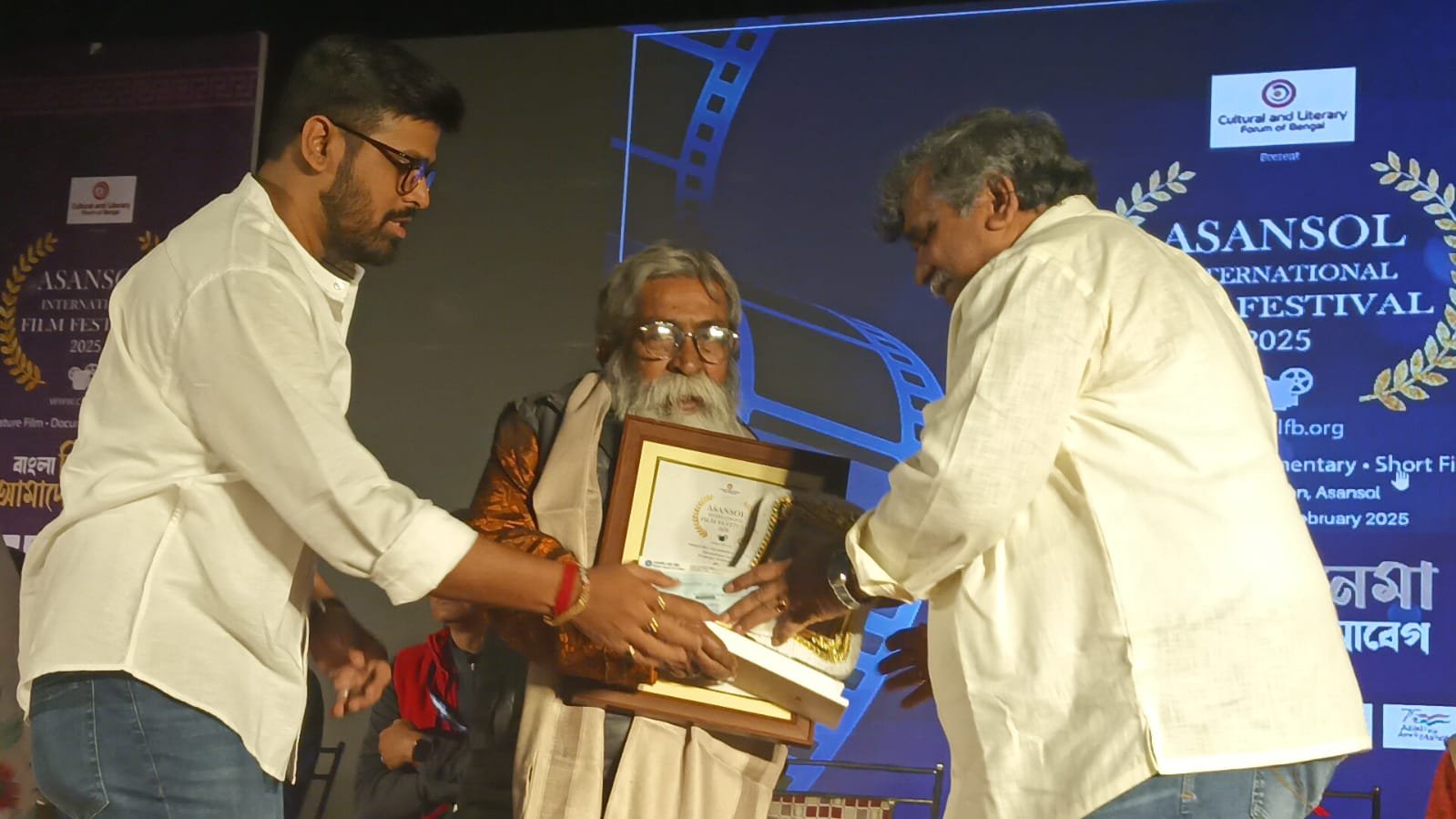 কালচারাল এন্ড লিটারেরি ফোরাম অফ বেঙ্গল” র উদ্যোগ / আসানসোলে শুরু চারদিনের প্রথম আন্তর্জাতিক চলচ্চিত্র ও সাংস্কৃতিক উৎসব