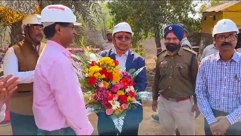 चालू वित्तीय वर्ष इसीएल के इतिहास में इसीएल अपना सर्वोत्तम करने जा रही है– : सतीश झा। केंदा क्षेत्र के सीएल जामबाद ओसीपी और काजोरा क्षेत्र के जामबाद ओसीपी के दौरा किया।।केंदा क्षेत्र के सीएल जामबाद ओसीपी और काजोरा क्षेत्र के जामबाद ओसीपी के दौरा किया।।