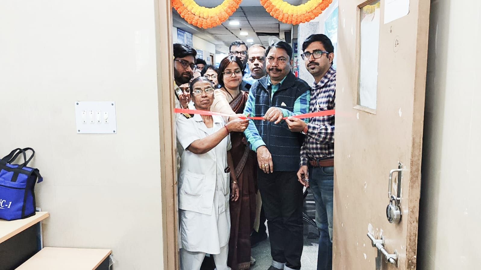 आसनसोल जिला अस्पताल में आज पेन मैनेजमेंट यूनिट का उद्घाटन किया गया। जिला अस्पताल के सुपर डॉक्टर निखिल चंद्र दास के नेतृत्व में इस नए यूनिट का उद्घाटन किया गया