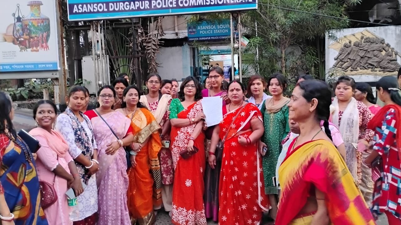 নারীদের নিরাপত্তার দাবি / আসানসোল দক্ষিণ থানায় স্মারকলিপি