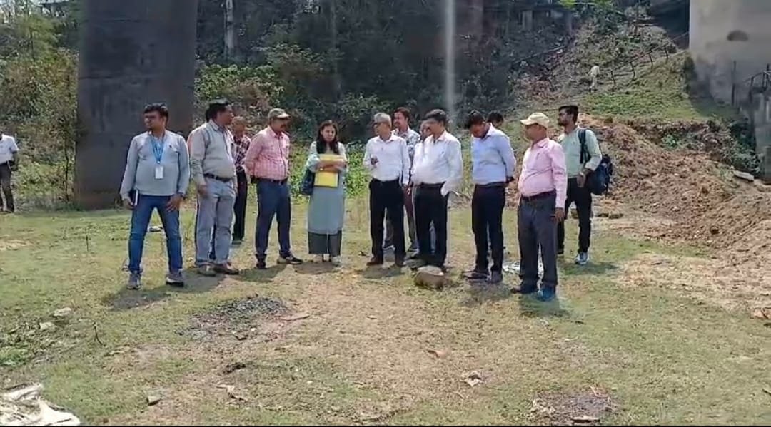 কুলটিতে পানীয়জলের সমস্যার সমাধান / পাম্প হাউস এলাকা পরিদর্শনে আধিকারিকরা……….. কুলটি,