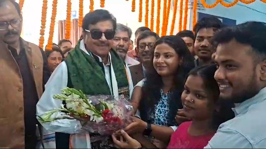 দেশবন্ধু মহাবিদ্যালয়ের নতুন ভবনের উদ্বোধন করলেন সাংসদ।
