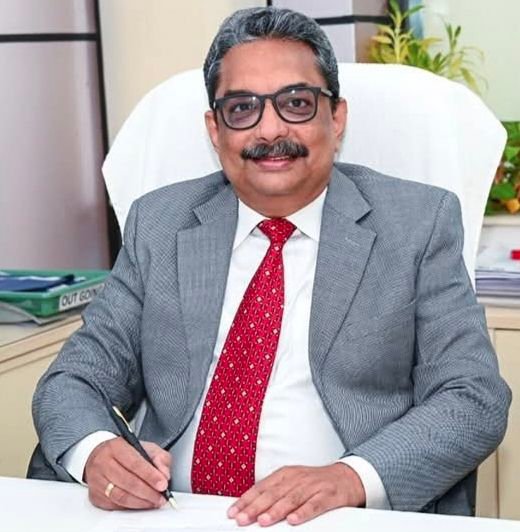 ईसीएल के निदेशक (तकनीकी) का दायित्व  गिरीश गोपीनाथन नायर ने लिया है। गिरीश गोपीनाथन नायर ने सांकतोड़िया स्थित ईस्टर्न कोलफील्ड्स लिमिटेड (ईसीएल) के मुख्यालय में निदेशक (तकनीकी) का पदभार संभाल लिया है।
