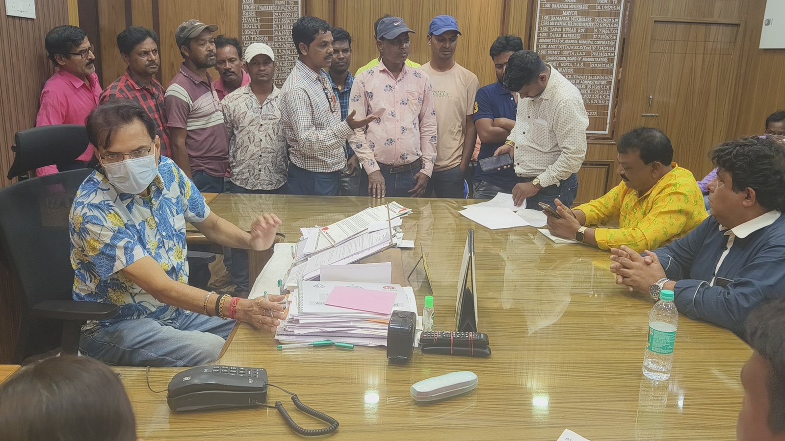 आसनसोल नगर निगम के 87 नंबर वार्ड के लोगों ने आज मेयर प्रधान उपाध्याय से मुलाकात की