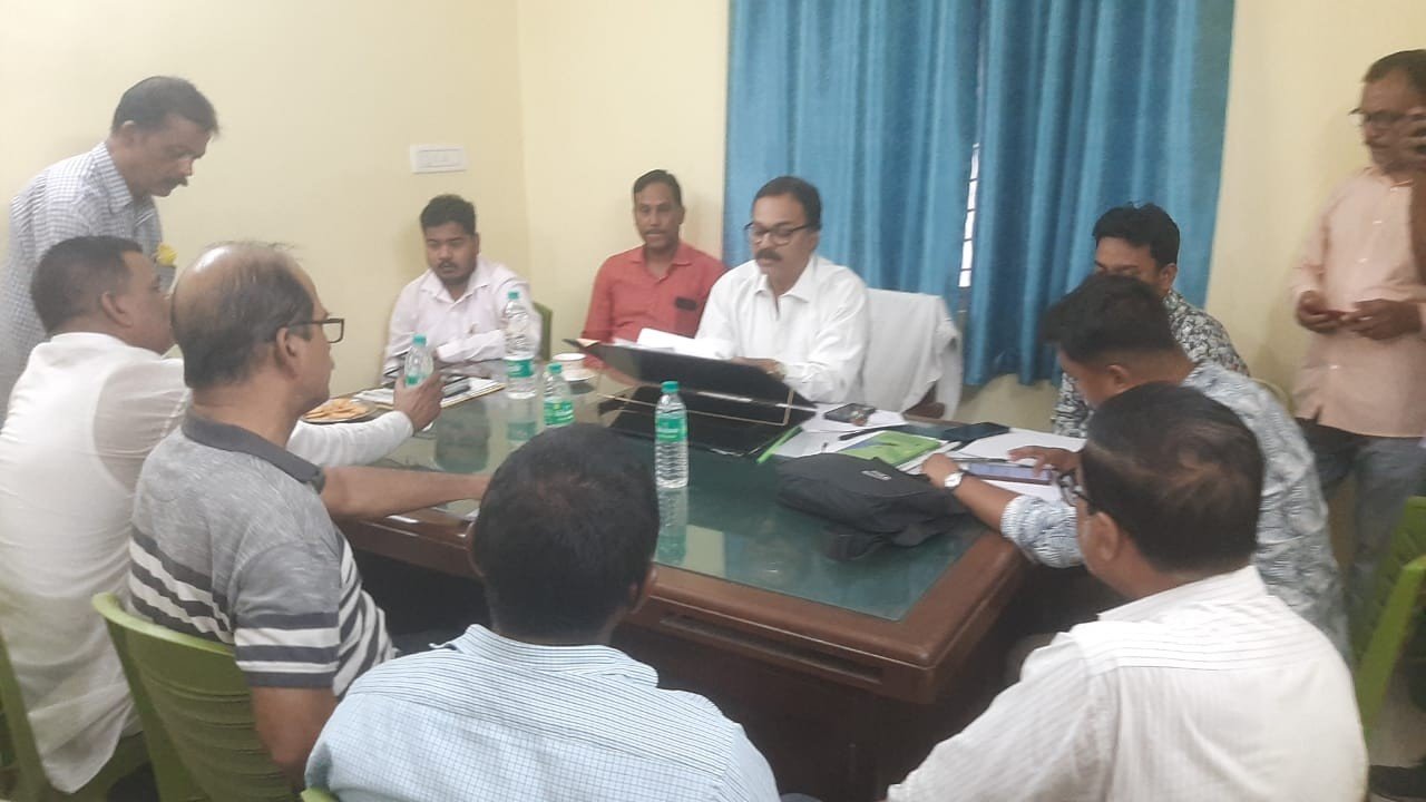 ৯ দফা দাবিতে আসানসোল পুরনিগমের ৩ নং বোরো অফিসে সিপিএমের বিক্ষোভ / চেয়ারম্যানকে স্মারকলিপি