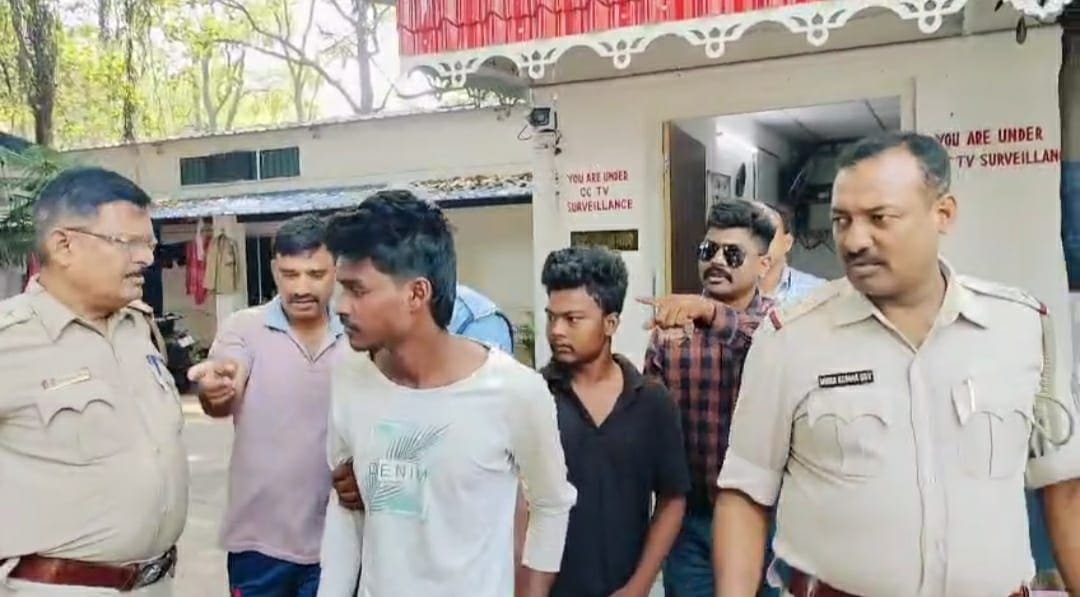 দুর্গাপুরে পয়লা বৈশাখের রাতে কালি মন্দিরে চুরির চেষ্টা / ধৃত দুই………. দুর্গাপুর, ১৭ এপ্রিলঃ