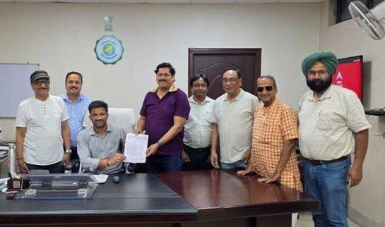 दक्षिण बंगाल के सबसे बड़े वाणिज्यिक संगठन फोसबेकी की तरफ से आज एक प्रतिनिधि मंडल ने जिला शासक एस पोन्नाबलम से उनके कार्यालय में मुलाकात की