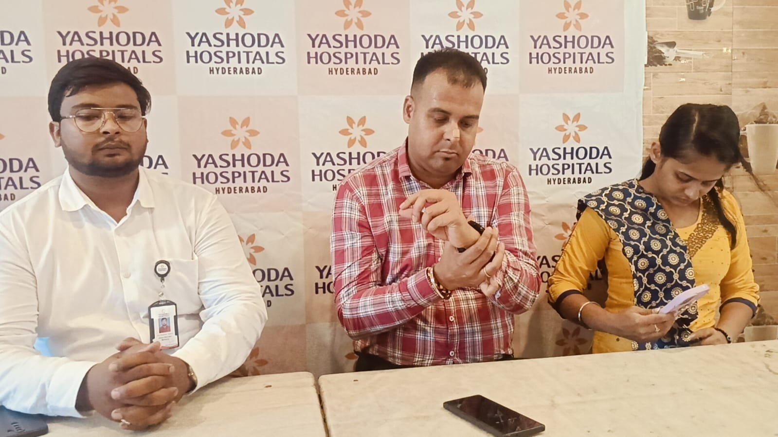 हैदराबाद के प्रख्यात हॉस्पिटल यशोदा हॉस्पिटल की तरफ से आज आसनसोल में आसनसोल दुर्गापुर यहां तक की वर्धमान तक भी रोगियों को सेवा उपलब्ध कराई